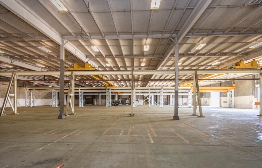 More Photos Of 2901 Apron Ave, Atwater Warehouse For Sale