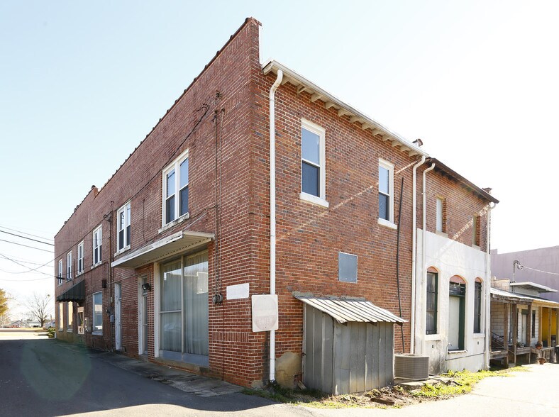 More Photos Of 111 N Main St, Four Oaks Storefront For Lease