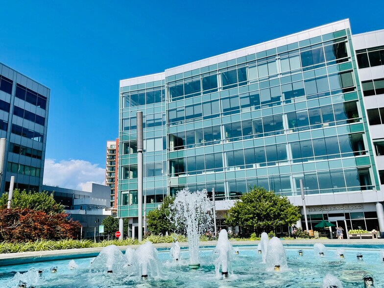 More Photos Of 100 Washington Blvd, Stamford Office For Lease