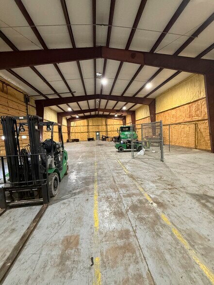 More Photos Of 22535 N Highway 288B, Angleton Warehouse For Lease