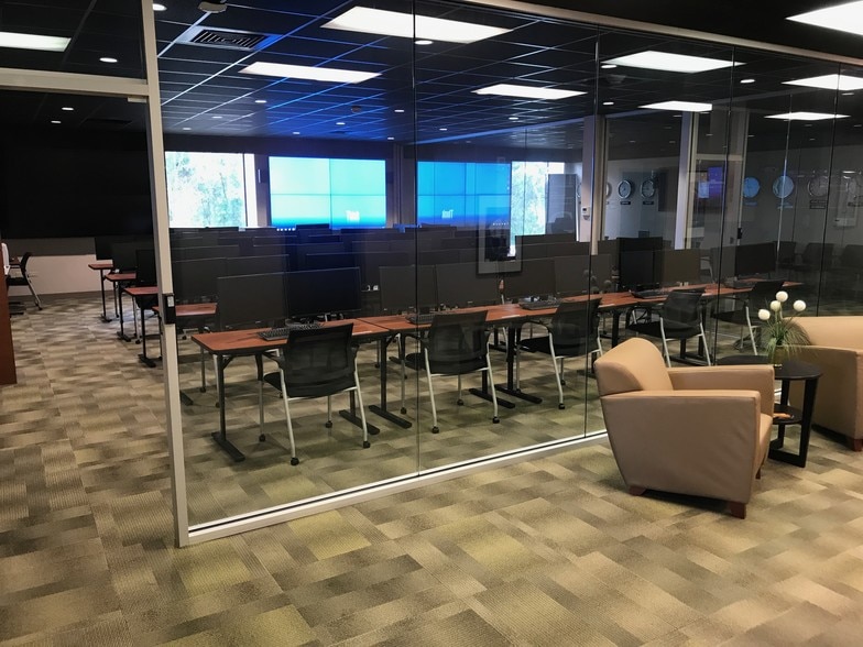 More Photos Of 8030 Arrowridge Blvd, Charlotte Office For Sale