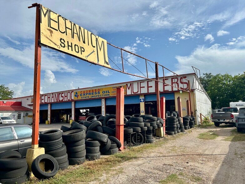 More Photos Of 506 Houston Blvd, South Houston General Retail For Sale