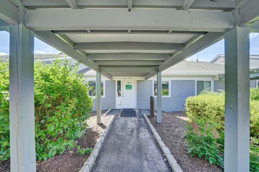 More Photos Of 3630 Hill Blvd, Yorktown Medical For Sale