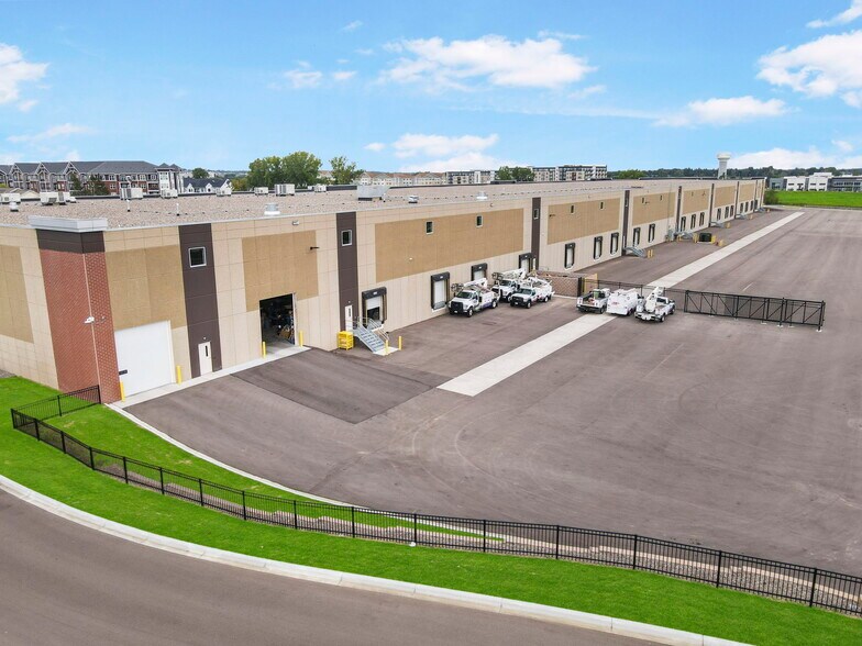 More Photos Of 587 Settlers Ridge Pky, Woodbury Warehouse For Lease