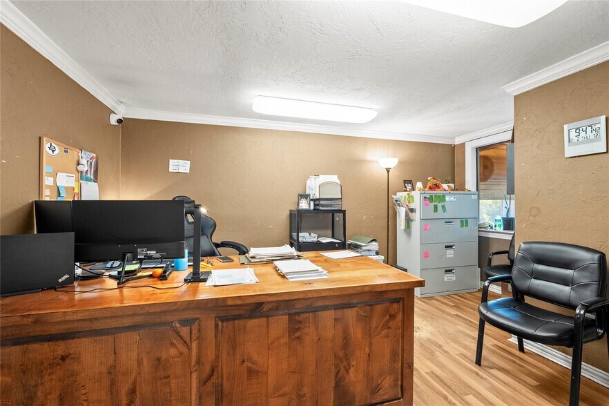 More Photos Of 600-608 FM 981, Blue Ridge Warehouse For Sale