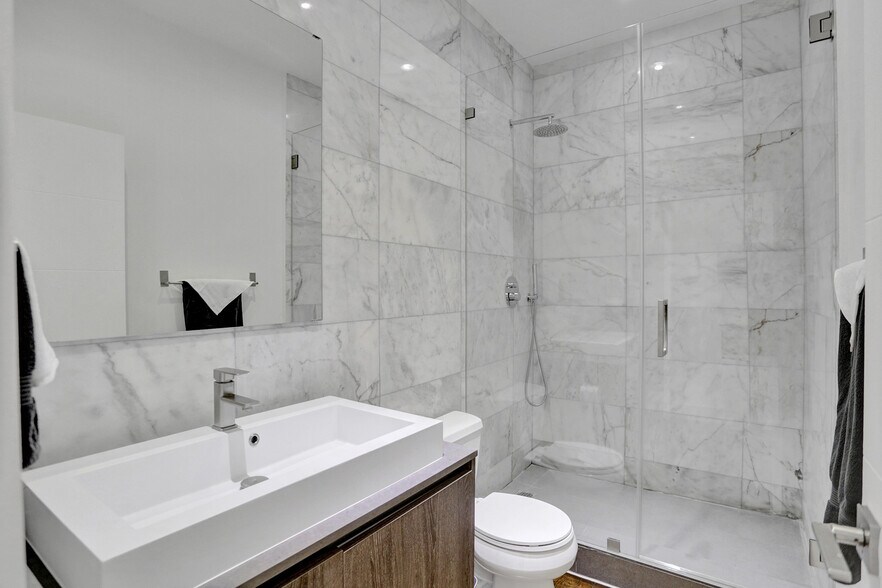 More Photos Of 430 Ne 121st St, Biscayne Park Movie Radio TVStudio For Sale