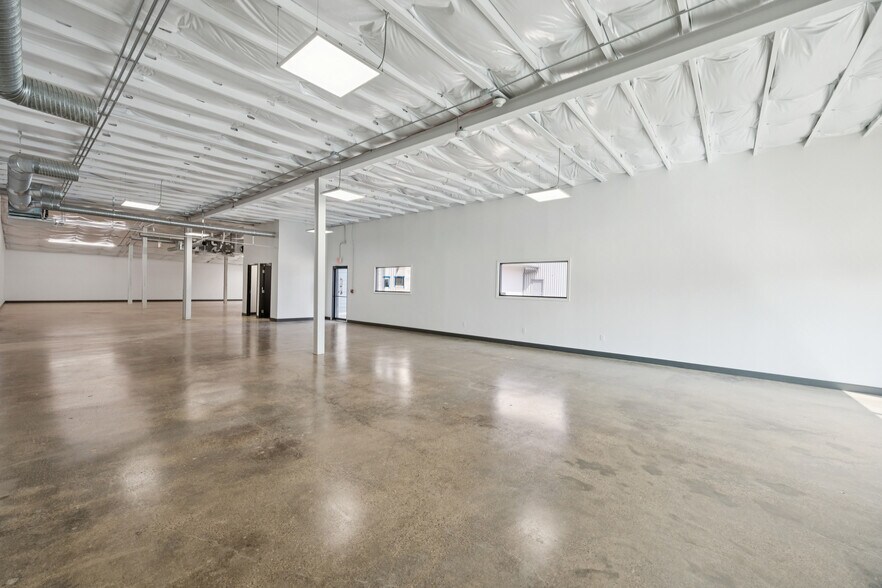 More Photos Of 4763 Vicksburg St, Dallas Distribution For Lease