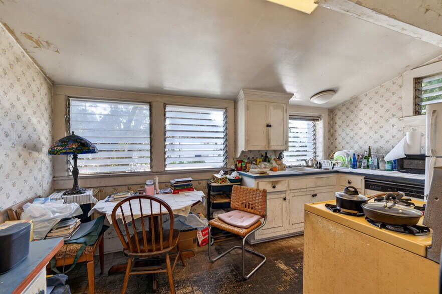 More Photos Of 119 S Adams St, Glendale Multifamily For Sale