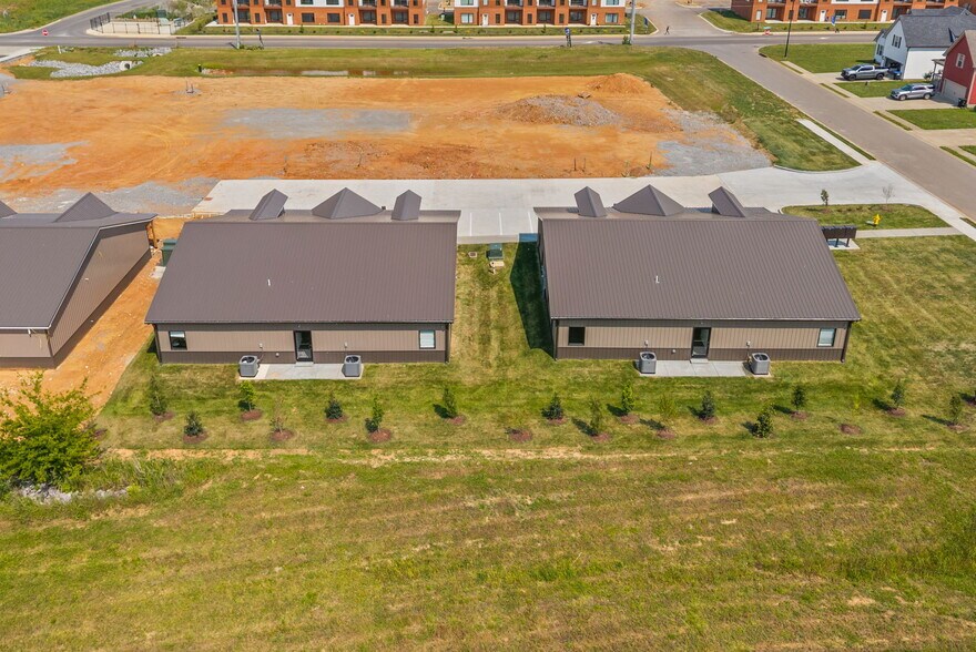 More Photos Of 2510 Pea Ridge Rd, Clarksville Office For Lease