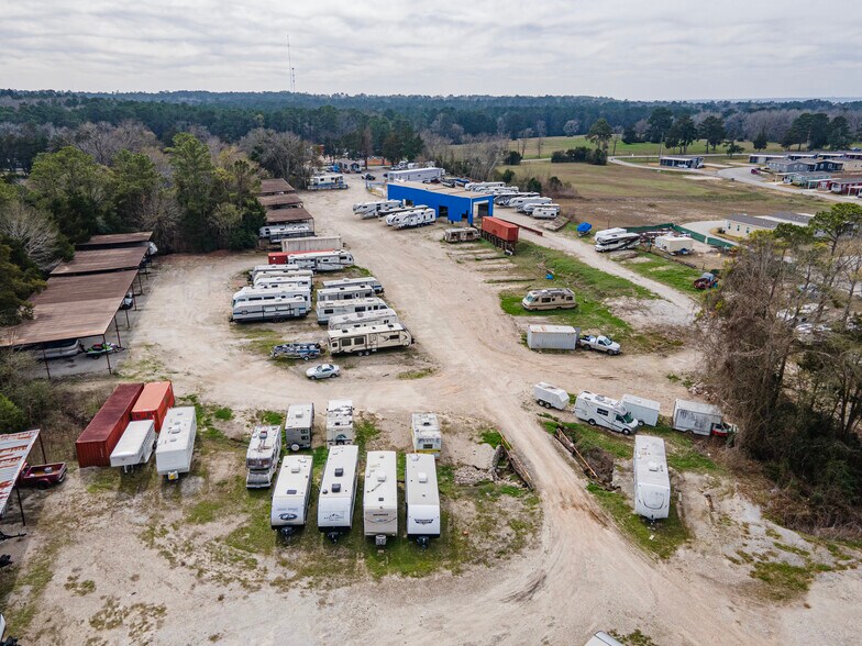 More Photos Of 11400 Thousand Trl, Willis Trailer Camper Park For Sale