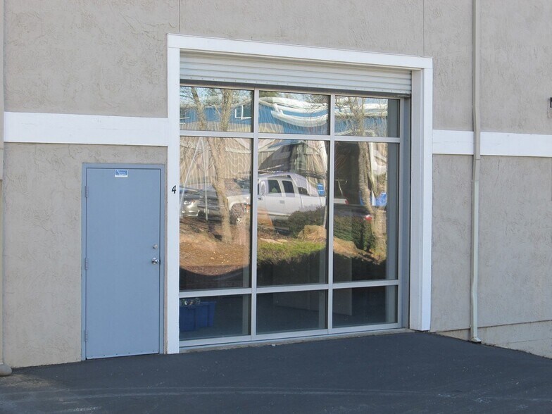 More Photos Of 12150 Charles Dr, Grass Valley Warehouse For Sale