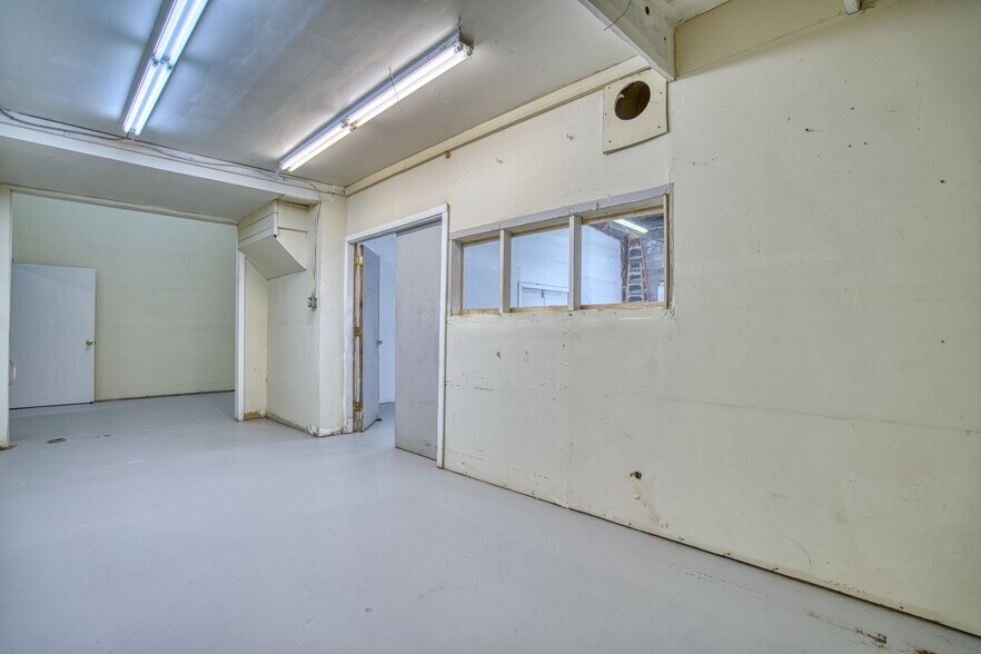 More Photos Of 1800 Commerce St, Boulder Manufacturing For Lease