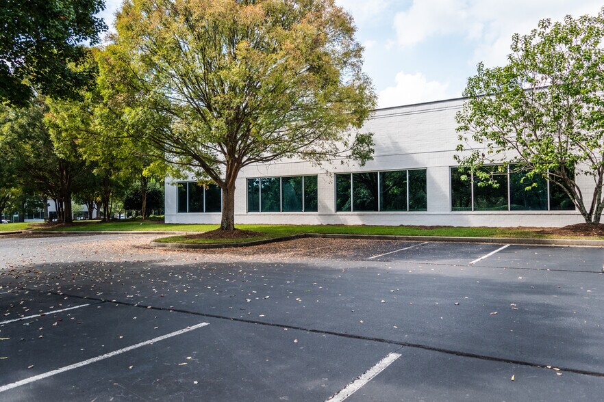 More Photos Of 11560 Great Oaks Way, Alpharetta Unknown For Lease