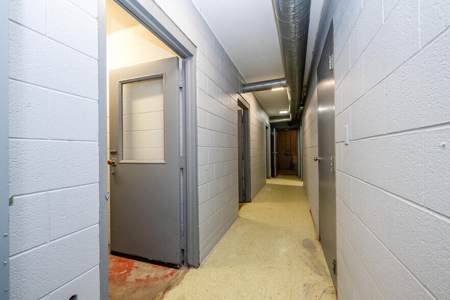 More Photos Of 641 S Crystal Ave, Benton Harbor Winery Vineyard For Sale