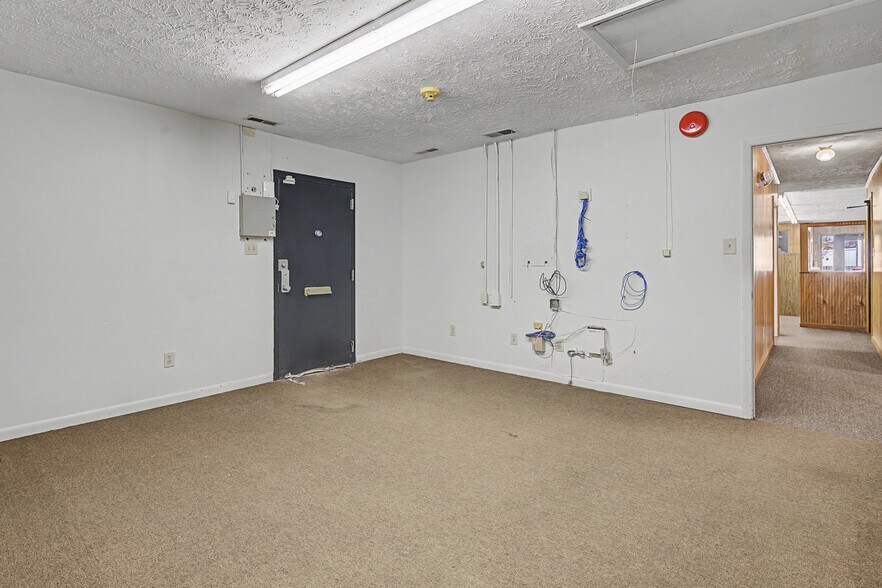 More Photos Of 219 N Main St, Spring Lake Bank For Sale