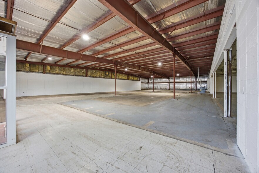 More Photos Of 3215 Main Ave, Fargo Storefront For Lease