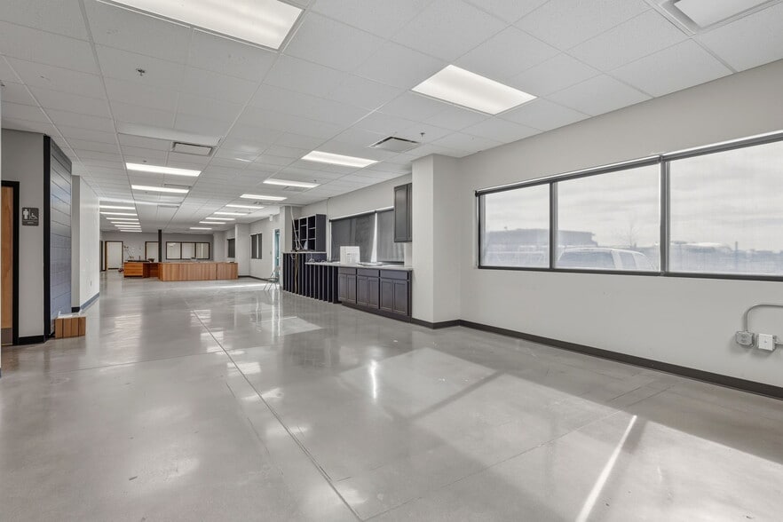 More Photos Of 3370 Drennan Industrial Loop S, Colorado Springs Flex For Sale