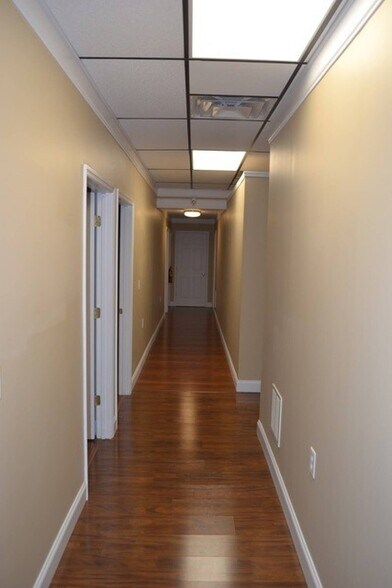 More Photos Of 29 Crestview Dr, Dunlap Loft Creative Space For Sale