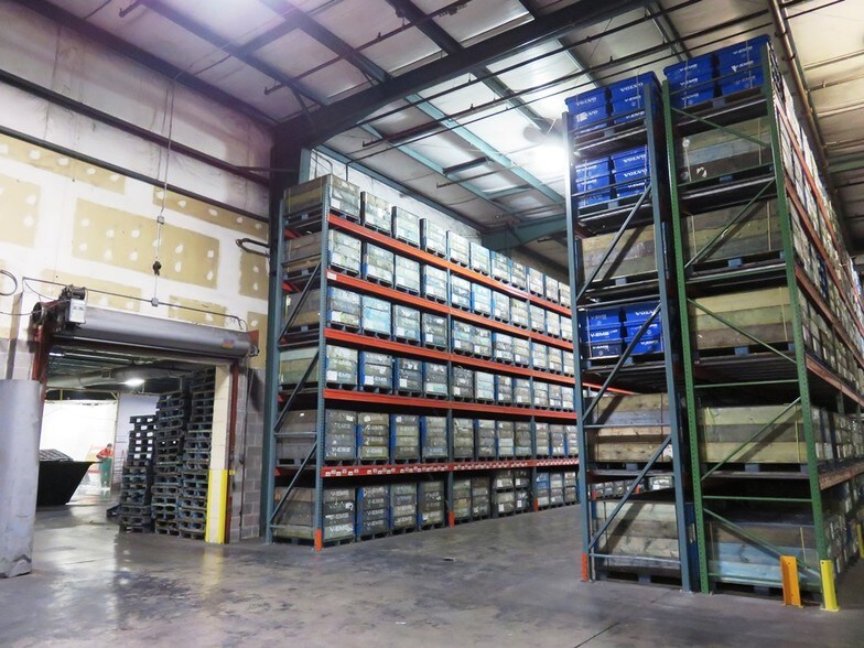More Photos Of 113 Corporate Dr, Radford Manufacturing For Lease