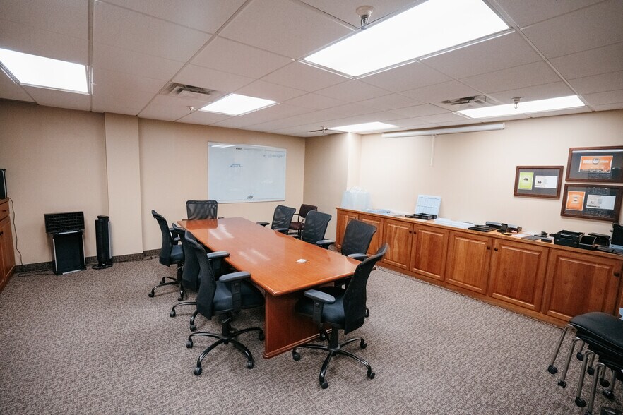 More Photos Of 4500 N Quebec Ave, Minneapolis Manufacturing For Sale