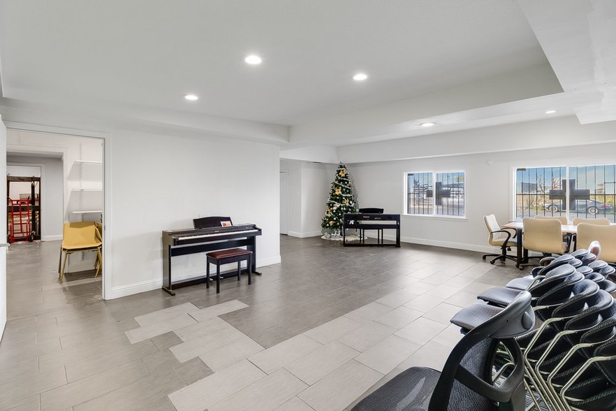 More Photos Of 1966 Broadway St, Vallejo Storefront For Sale