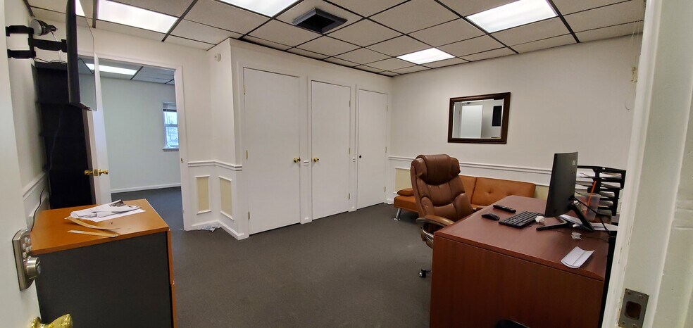 More Photos Of 1085 N Black Horse Pike, Williamstown Office For Sale
