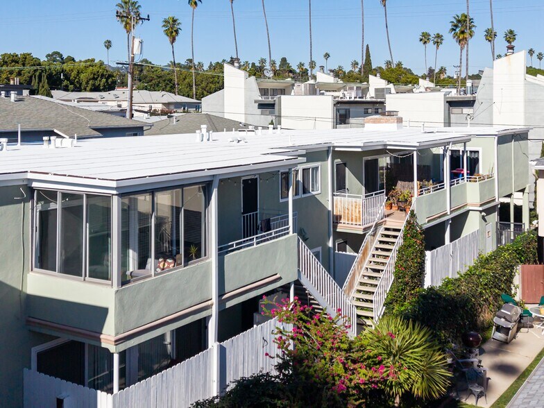 More Photos Of 827 18th St, Santa Monica Apartments For Sale