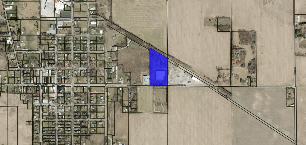 More Photos Of 718 E Main St, Kewanna Industrial For Sale