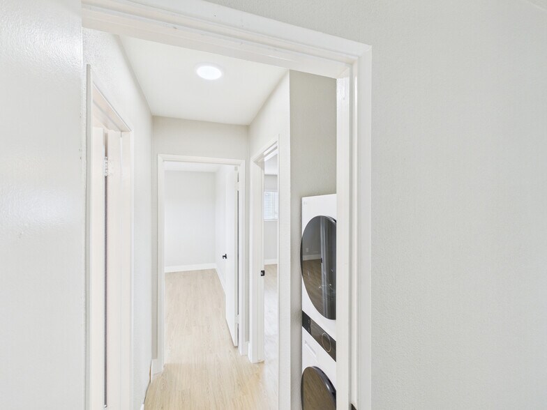 More Photos Of 221 S Nevada St, Oceanside Apartments For Sale