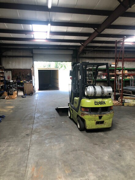 More Photos Of 489 Southgate Rd, Dothan Warehouse For Lease
