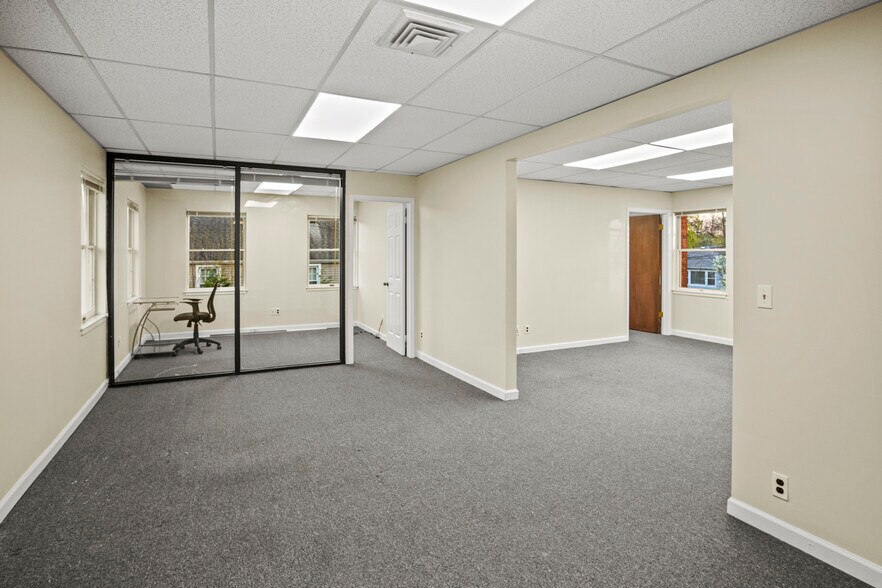 More Photos Of 191 Forest Ave, Locust Valley Storefront Retail Office For Sale