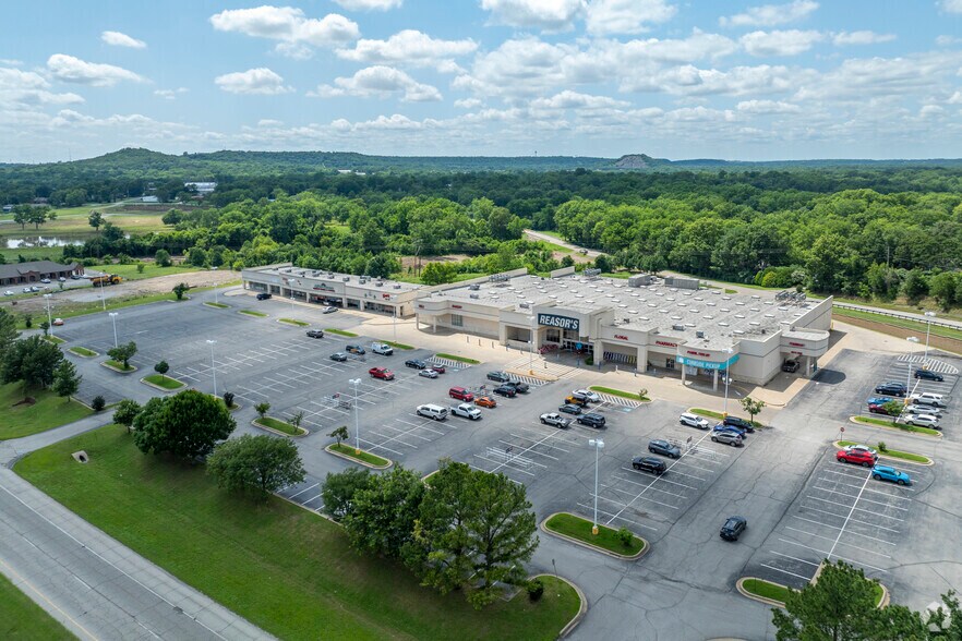 More Photos Of 2400-2500 N Highway 66, Catoosa Unknown For Lease