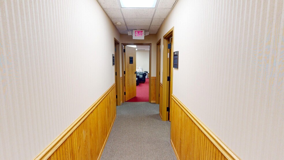 More Photos Of 236 W Northwest Hwy, Barrington Storefront Retail Office For Sale