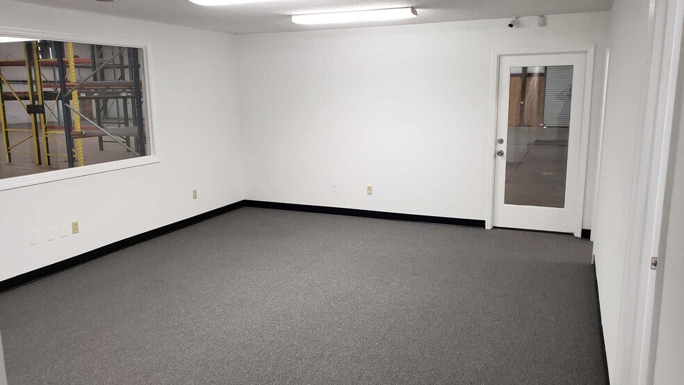 More Photos Of 1498 Airport Rd, Greensboro Warehouse For Lease