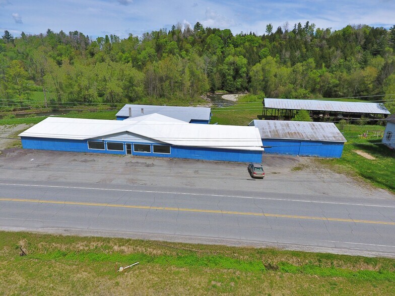 More Photos Of 303 Willoughby Ave, Orleans Freestanding For Sale