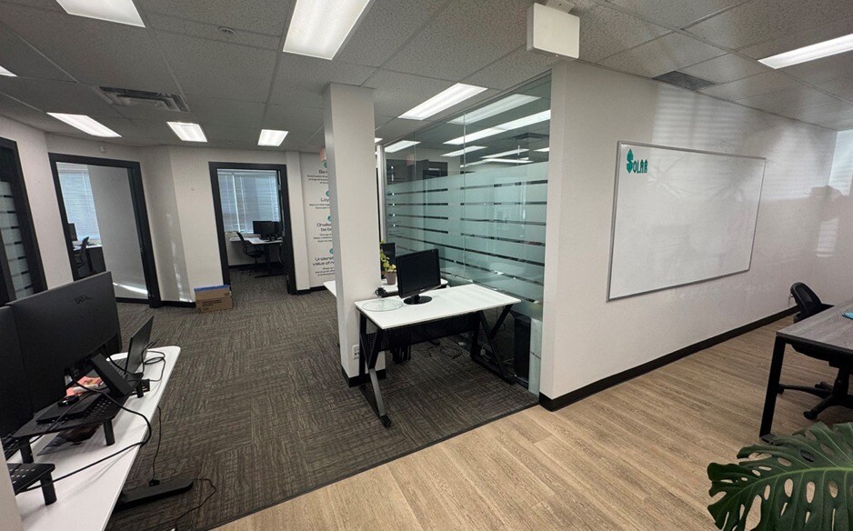 More Photos Of 7905-7909 Flint Rd SE, Calgary Warehouse For Lease