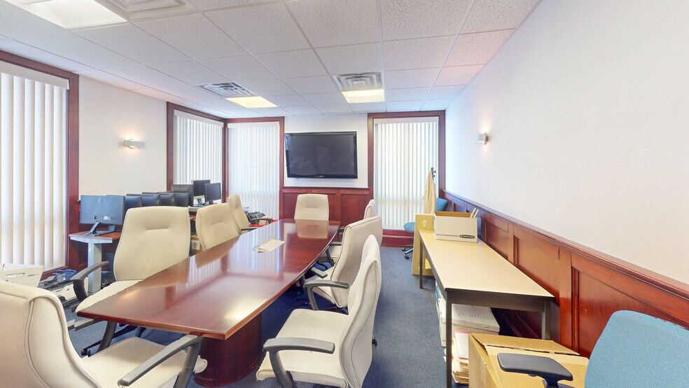 More Photos Of 189 Quincy St, Brockton Medical For Sale
