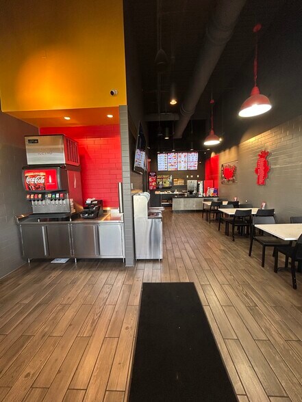 More Photos Of 13029-13039 S La Grange Rd, Palos Park General Retail For Lease