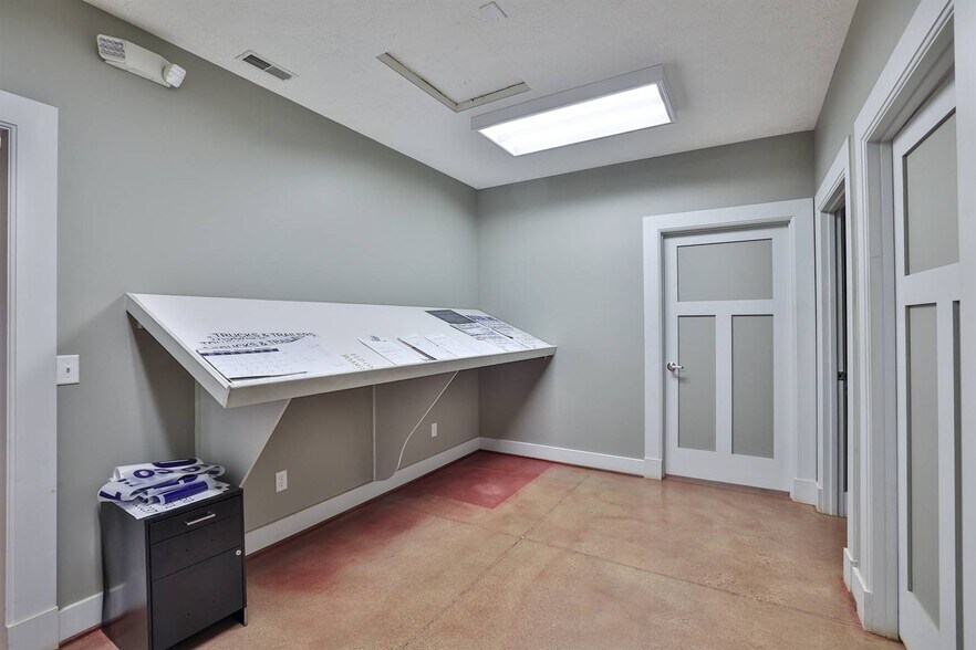 More Photos Of 4450 Monroe St, Hooven Truck Terminal For Sale