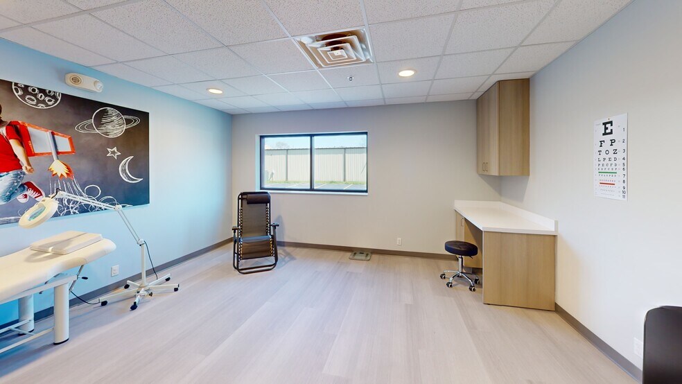 More Photos Of 1920 McKinley Ave, Mishawaka Office For Sale