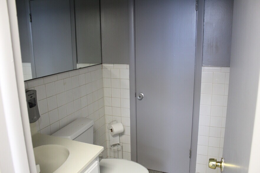 More Photos Of 425-427 S Summit Ave, Fort Worth Medical For Lease