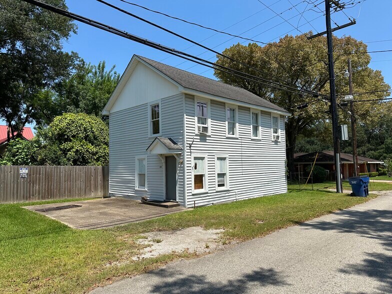 More Photos Of 620 N 5th St, Silsbee Flex For Sale