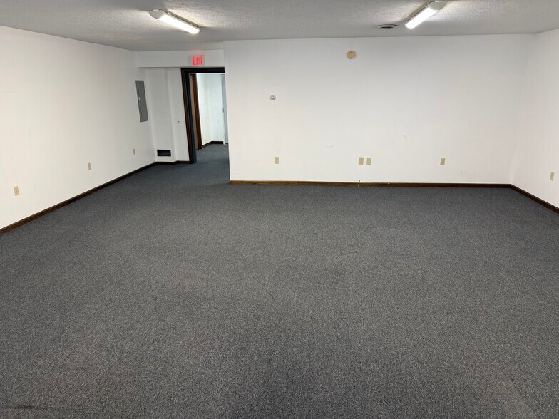 More Photos Of 4935 S Prospect St, Ravenna Freestanding For Lease