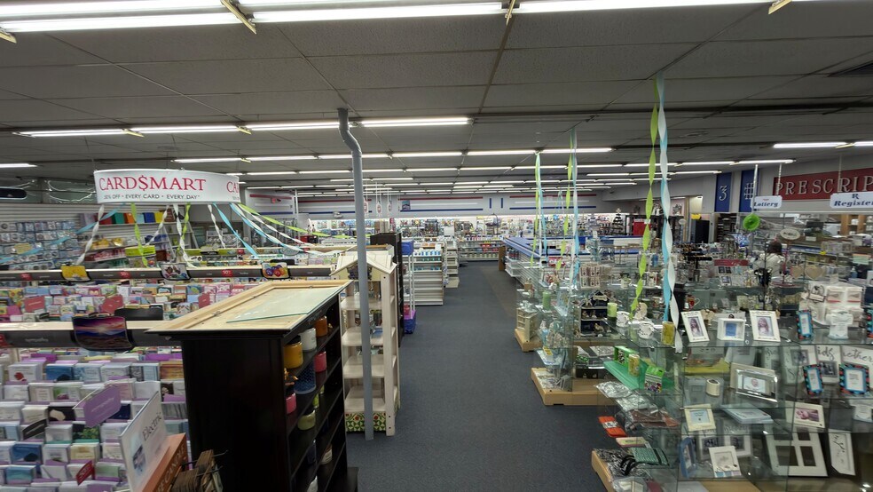 More Photos Of 7516 N Point Rd, Sparrows Point General Retail For Sale