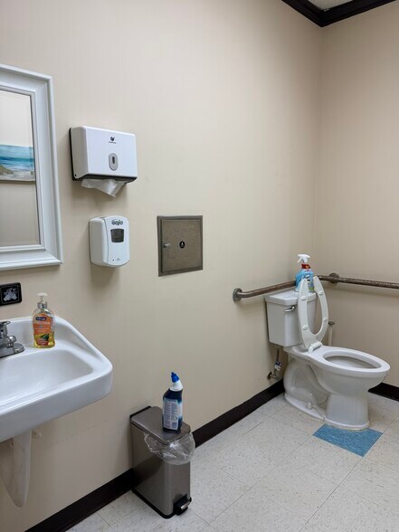 More Photos Of 4913 Raleigh Common Dr, Memphis Medical For Lease