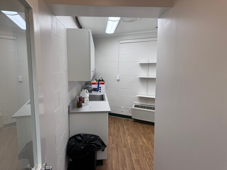 More Photos Of 61 Miller St, Winston-Salem Storefront Retail Office For Sale