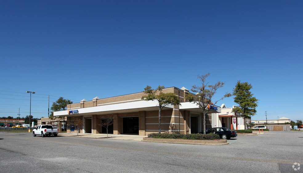 More Photos Of 3250 Airport Blvd, Mobile Unknown For Lease