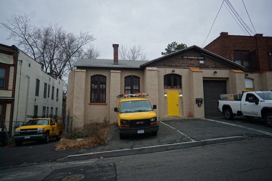 More Photos Of 540-534 Pawling Ave, Troy Freestanding For Lease