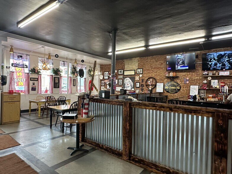 More Photos Of 10 S Main St, Fillmore Restaurant For Sale