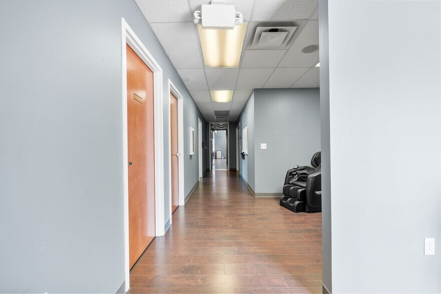 More Photos Of 112 Center Ct, Clarksville Office Residential For Sale